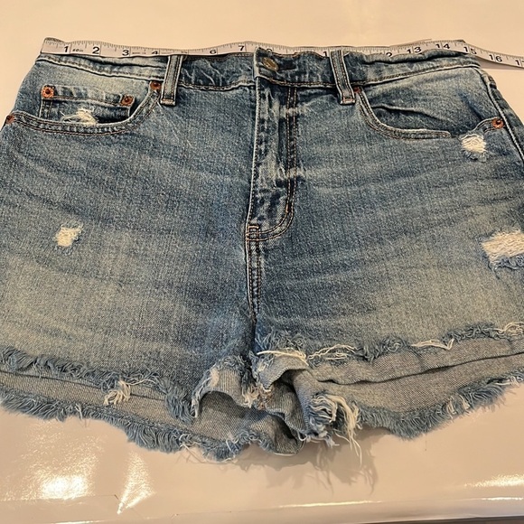 Daze Tough Love High Rise Shorts Size 29 - Picture 4 of 16